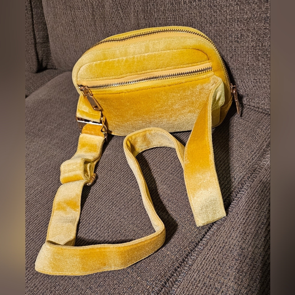 Anthropologie Velet Beltbag In Mustard With Goldtone Hardware EUC - Picture 3 of 12